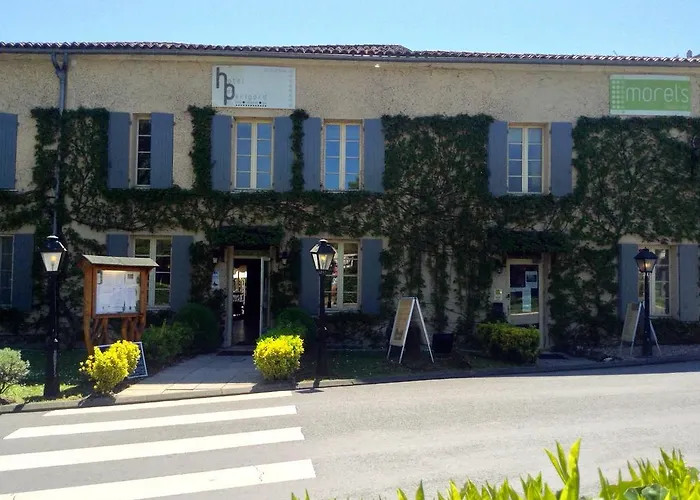 Hotel L'hôtel Du Périgord Aubeterre-sur-Dronne